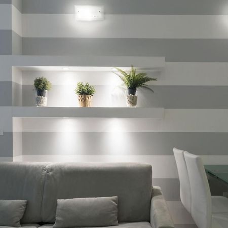 Easylife - San Babila - Elegante E Rifinito Bilocale Nel Cuore Della Citta Milan Exterior photo